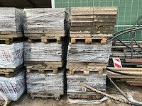 Tegels (144 m2) - afbeelding 2 van  3