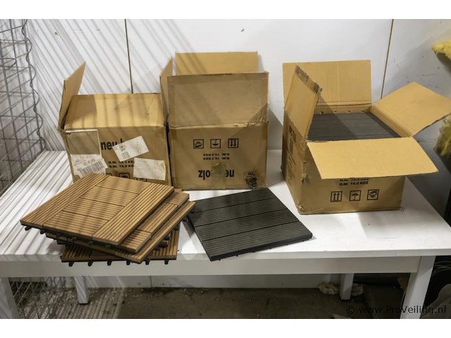 Tegels, kunststof - ca. 3m2 - afbeelding 1 van  6