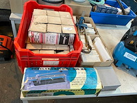 Tegelsnijapparaat en tegels - afbeelding 2 van  5