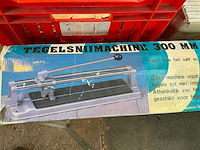 Tegelsnijapparaat en tegels - afbeelding 3 van  5