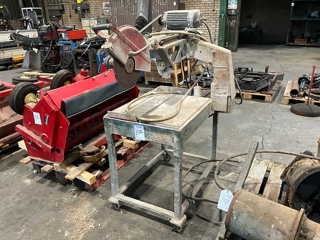 Tegelzaagmachine - afbeelding 1 van  7