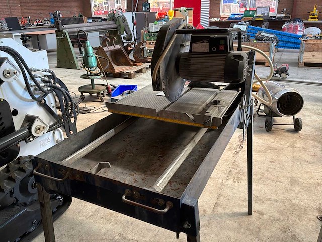 Tegelzaagmachine - afbeelding 1 van  8