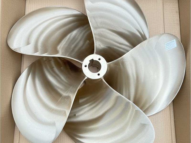 Teignbridge 5 -blade nibral propeller 610 x 810 l - 33252087 - afbeelding 3 van  3