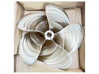 Teignbridge 5-blade nibral propeller 610 x 810 r - 33252086 - afbeelding 3 van  3