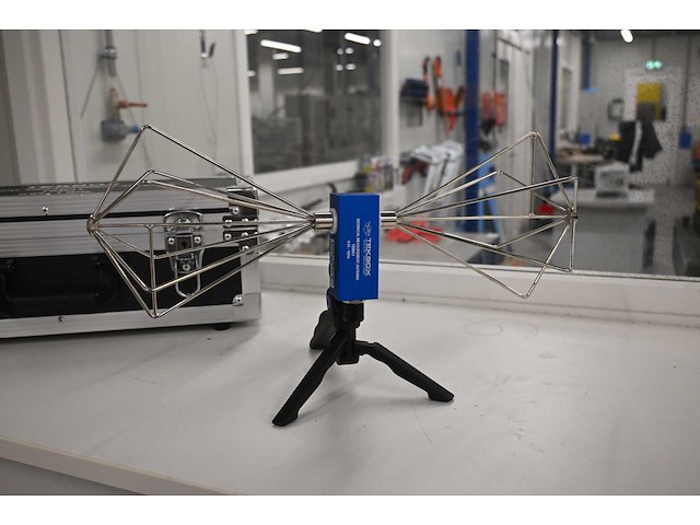 Tekbox tbma1 biconical measurement breedband antenne - afbeelding 1 van  6