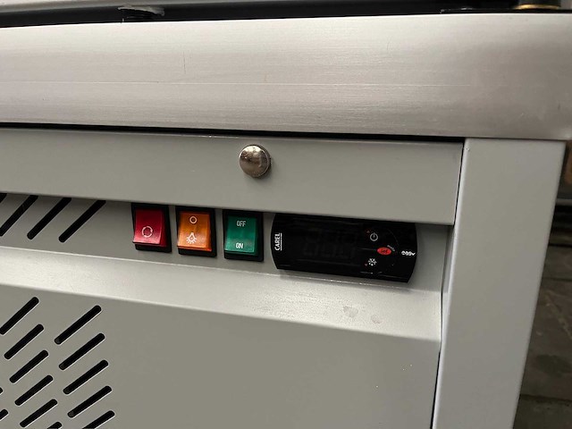 Tekna - gebaksvitrine - afbeelding 7 van  8