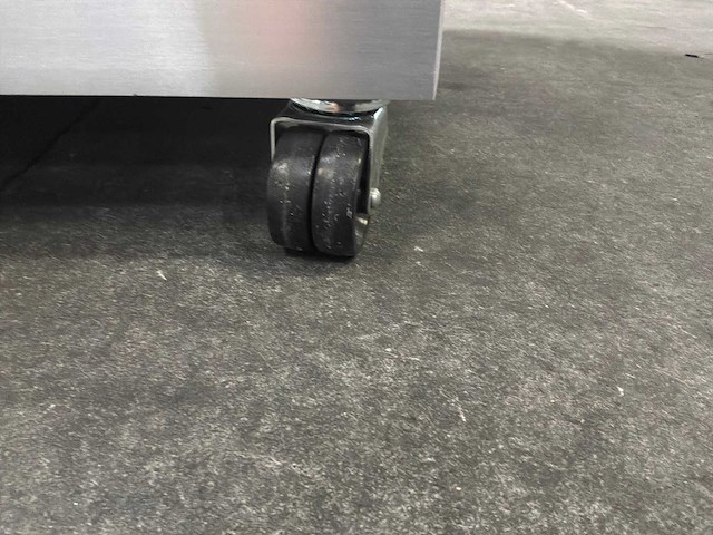 Tekna vet.sp. 102/17 remote gekoelde wandvitrine - afbeelding 4 van  6