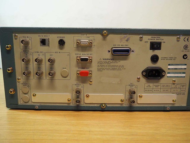 Tektronix - awg 420 - arbitrary waveform generator - afbeelding 8 van  10