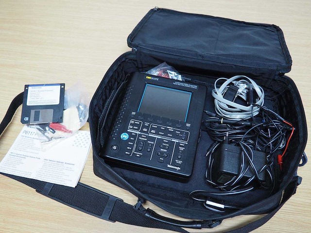 Tektronix - ths710 std - oscilloscope set - afbeelding 1 van  6