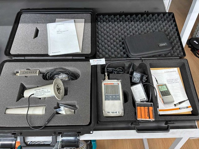 Tektronix / fisher voltage probe / dualscope - afbeelding 1 van  4