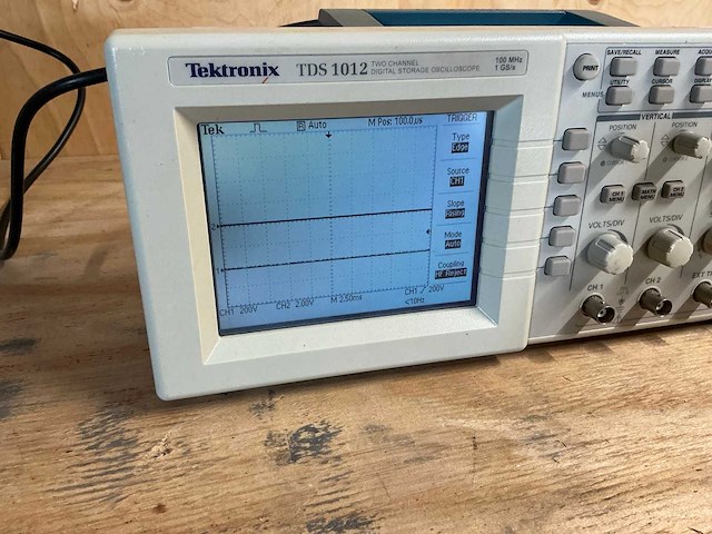 Tektronix tds 1012 oscilloscoop - afbeelding 2 van  4