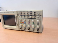 Tektronix tds 2014 4-kanaals digitale opslagoscilloscoop 100 mhz 1 gs/s - afbeelding 1 van  2