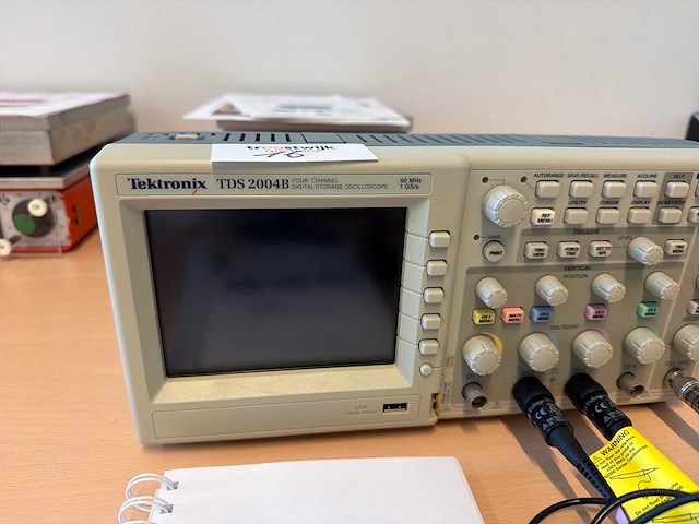 Tektronix tds 2014 4-kanaals digitale opslagoscilloscoop 100 mhz 1 gs/s - afbeelding 2 van  4