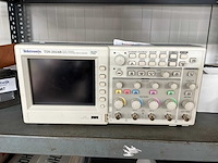 Tektronix tds 2024b oscilloscoop - afbeelding 1 van  6