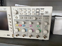 Tektronix tds 2024b oscilloscoop - afbeelding 3 van  6
