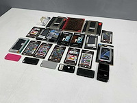 Telefoon en tablet hoesjes (24x) - afbeelding 1 van  11