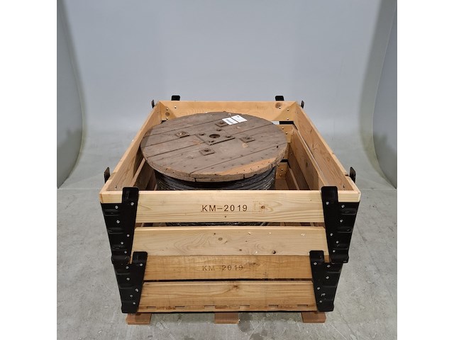 Telefoonkabel op houten haspel - afbeelding 1 van  5