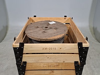 Telefoonkabel op houten haspel