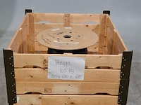 Telefoonkabel op houten haspel
