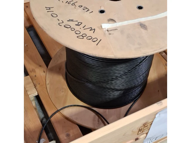 Telefoonkabel op houten haspel - afbeelding 2 van  6