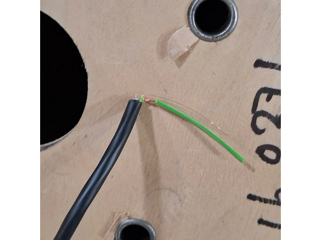 Telefoonkabel op houten haspel - afbeelding 6 van  6