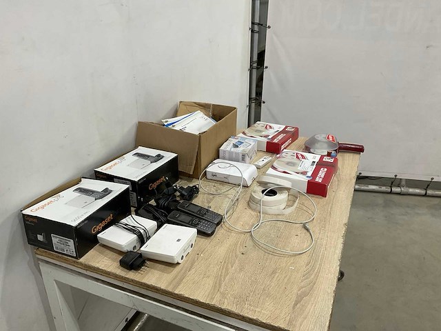 Telefoons en diversen - afbeelding 2 van  7