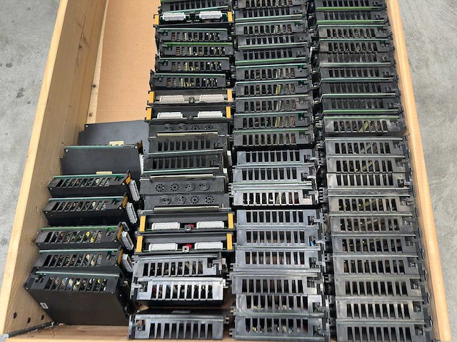 Telemecanique - partij tsx plc modules (80+ stuks) - afbeelding 1 van  5