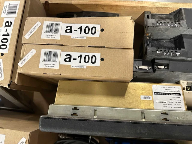 Telemecanique, mitsubishi - partij elektronica & industriële plc-, hmi- en besturingscomponenten - afbeelding 8 van  9