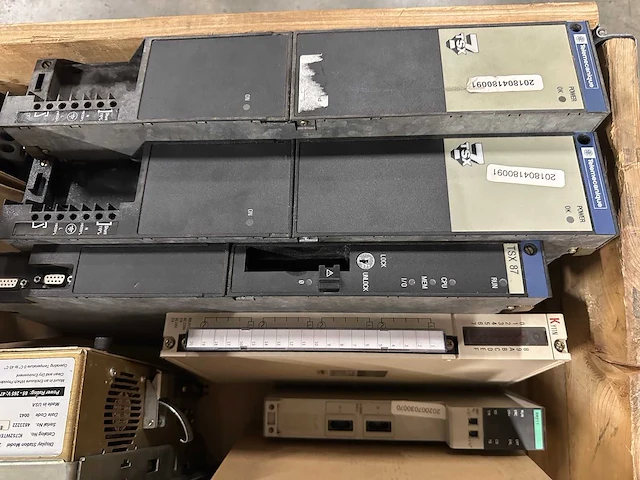 Telemecanique, mitsubishi - partij elektronica & industriële plc-, hmi- en besturingscomponenten - afbeelding 7 van  9