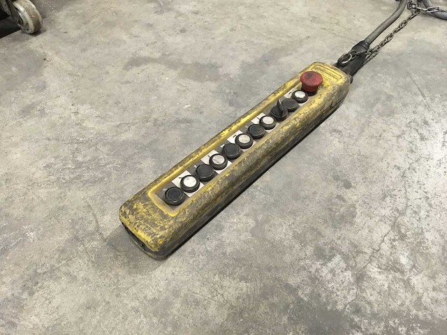 Telemecanique/demag kraanbesturingshangers (14x) - afbeelding 1 van  4