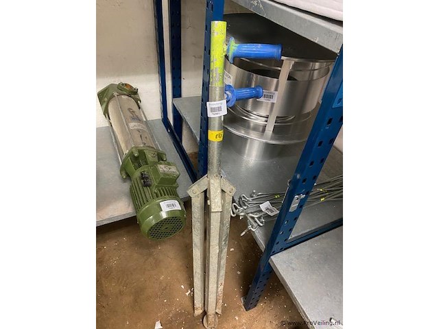 Telescoop standaard t.b.v. bouwlamp - afbeelding 1 van  1