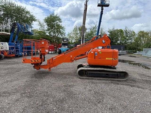 Telescoophoogwerker hitachi hx99b-2 diesel 11.7m 2007 - afbeelding 1 van  1