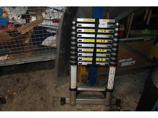 Telescoopladder safety first met 11 treden. - afbeelding 1 van  2