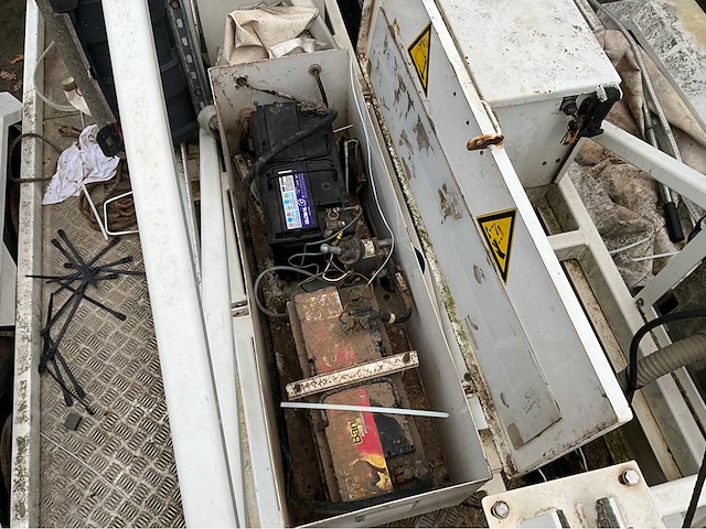 Telescopische radarmast electrisch/hydraulisch bedient - afbeelding 6 van  16