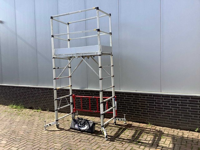 Teletower telescoop steiger - afbeelding 1 van  6