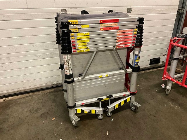 Teletower telescopic telescopische rolsteiger - afbeelding 1 van  4