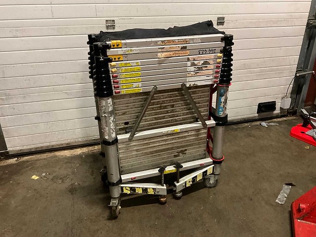 Teletower telescopic telescopische rolsteiger - afbeelding 1 van  4