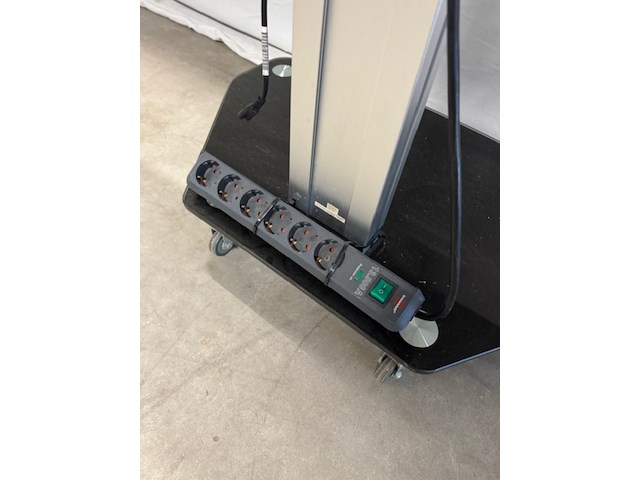 Televisie lg, 55uj630v, op verrijdbare tv-standaard - afbeelding 6 van  7