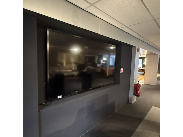 Televisie met computer sharp, aqaos - afbeelding 1 van  7