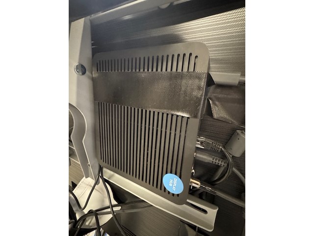 Televisie met conferentiesysteem samsung/logitech, qe65q80aat, op verrijdbare tv-standaard - afbeelding 11 van  13