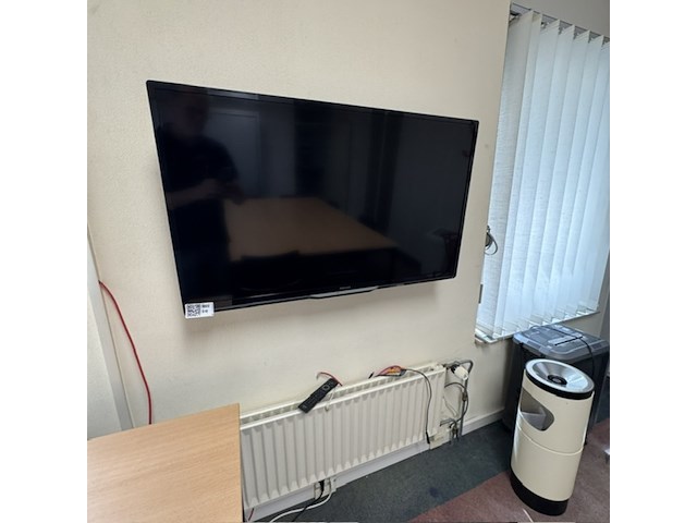 Televisie philips 42pfl3208h/12, met wandbevestiging - afbeelding 1 van  5
