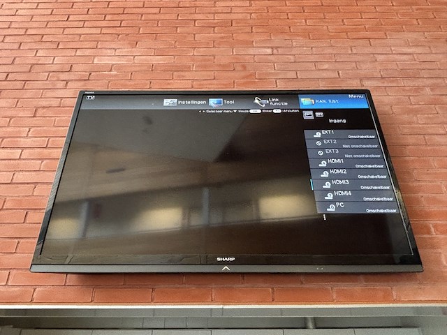 Televisie, sharp, aquos - afbeelding 1 van  4