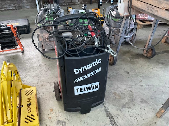 Telwin dynamic start 520 acculader - afbeelding 1 van  4