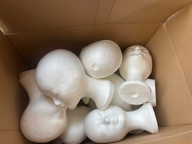 Tempex decoratie hoofd zwart wit (24x) - afbeelding 3 van  3