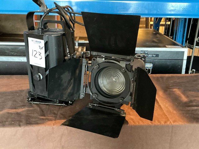 Tempo f650 + spotlight (2x) - afbeelding 3 van  5