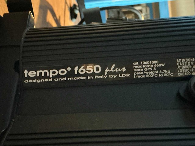 Tempo f650 + spotlight (2x) - afbeelding 5 van  5