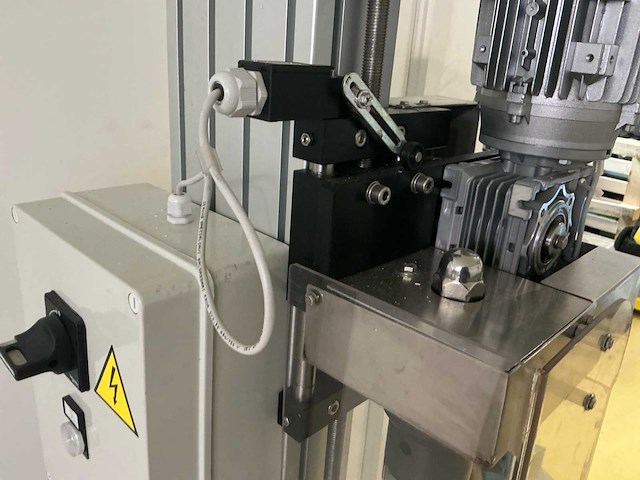 Tenco avvita trice semiautomatica schroefdop machine wijn-fris-bier - afbeelding 3 van  13