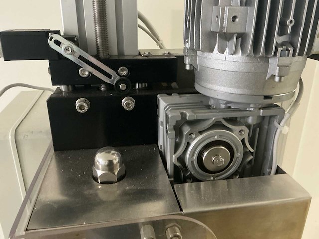 Tenco avvita trice semiautomatica schroefdop machine wijn-fris-bier - afbeelding 5 van  13