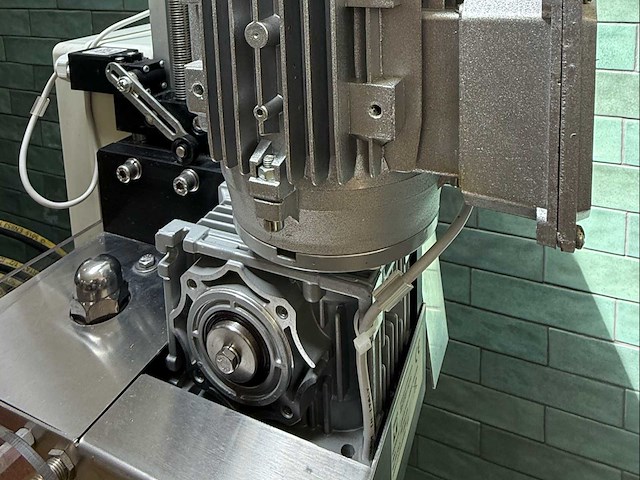 Tenco avvita trice semiautomatica schroefdop machine wijn-fris-bier - afbeelding 5 van  8