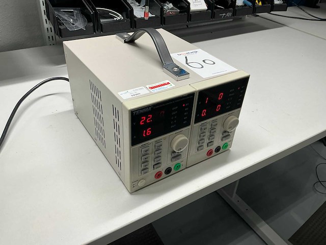 Tenma 72-10495 digital control 0-30volt gestabiliseerde voeding - afbeelding 1 van  5
